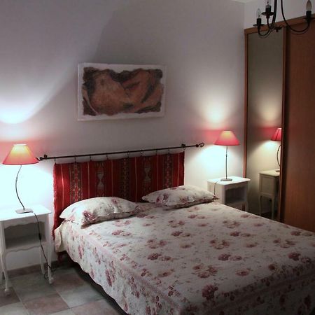 Appartement Avec Patio Et Garage Centre Ville Et Plage Санари-сюр-Мер Екстериор снимка