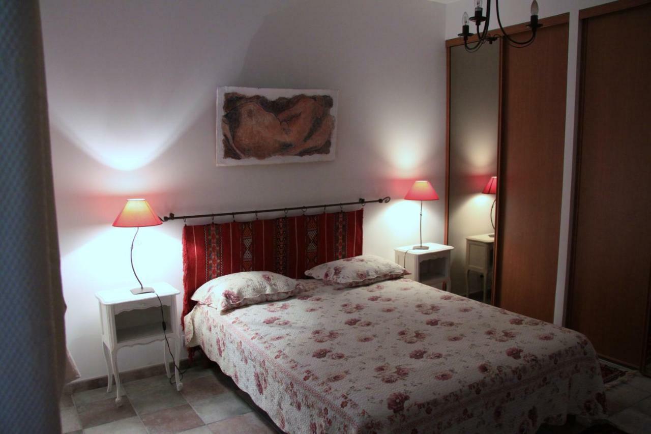 Appartement Avec Patio Et Garage Centre Ville Et Plage Санари-сюр-Мер Екстериор снимка